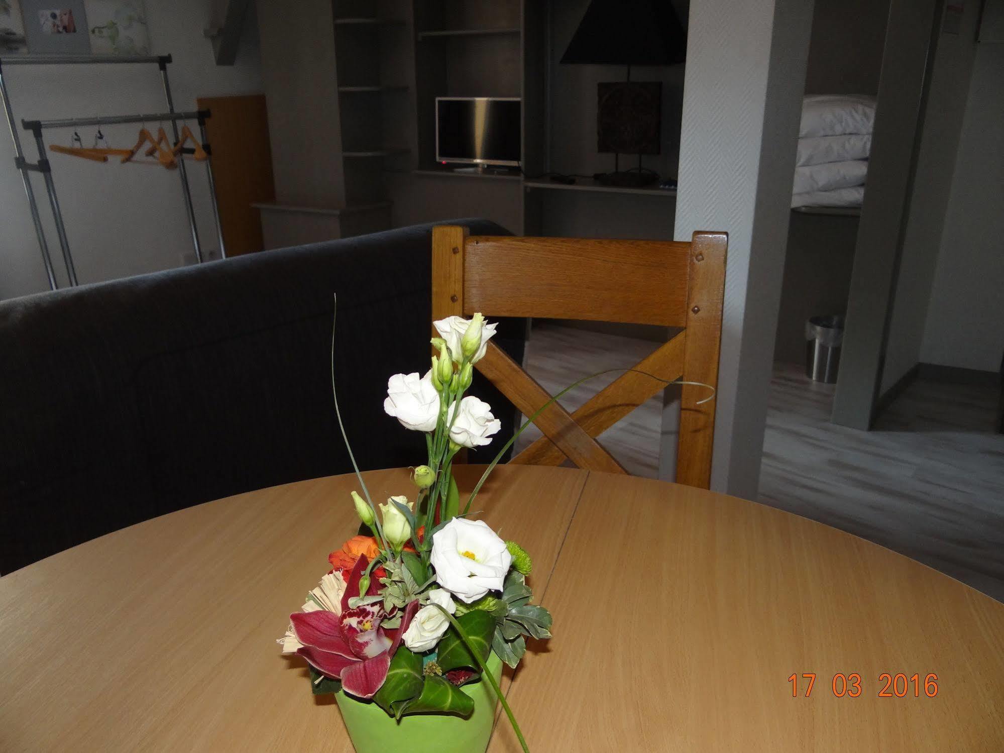 Hotel Du Commerce Chatillon-sur-Chalaronne Luaran gambar