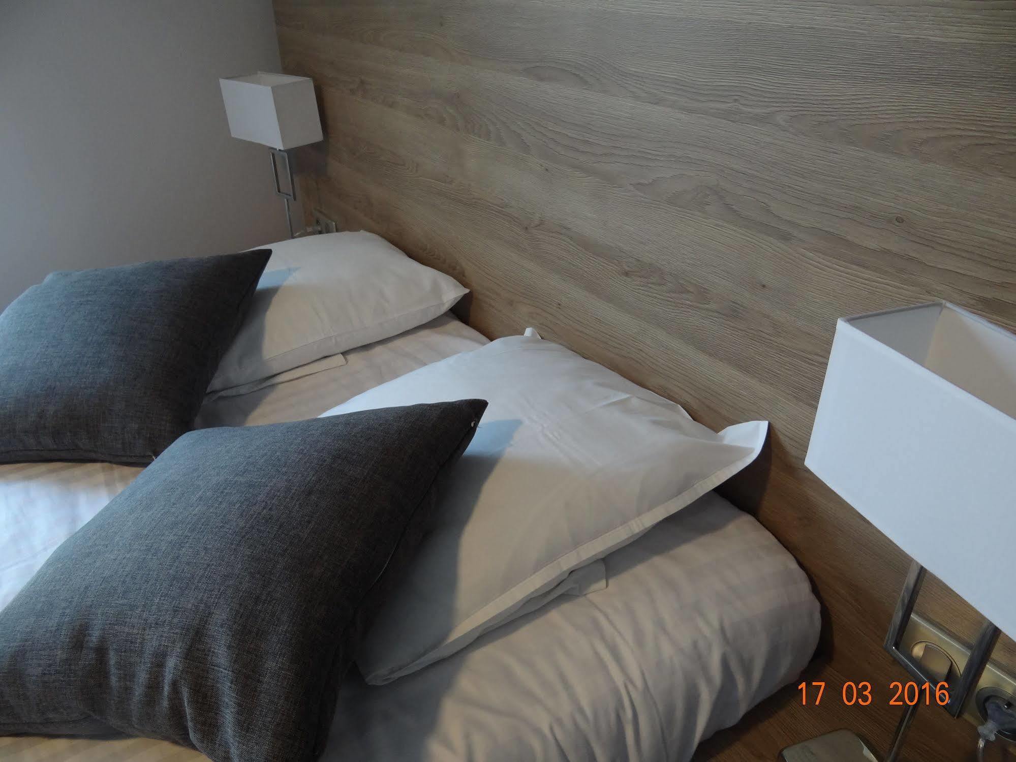 Hotel Du Commerce Chatillon-sur-Chalaronne Luaran gambar